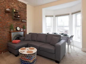Pass the Keys Auckland Road - 2bed - Sleeps 4 - Minutes from Seafront and Bars